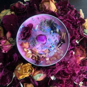 GLAMOUR crystal candle with Pink Agate and Pyrite/Glamour Spell/Glamour Ritual/Manifestation Aid/Crystal Candle/Soy Candle/Vegan/Witchcraft