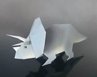 Triceratops-pakket om te downloaden - Papercraft in kleuren of om in te kleuren