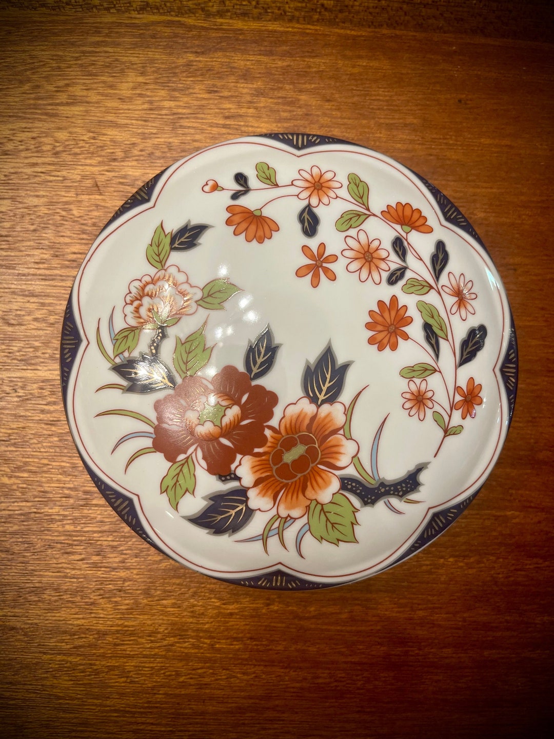 ヴィンテージ風 花模様 陶器皿 蓋付き大型ヴィンテージ伊万里スタイル花柄小物皿 - Etsy 日本