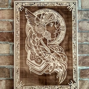 Holz verbrannt Walküre Wandkunst, nordische Mythologie, Pagan Wandbehang.