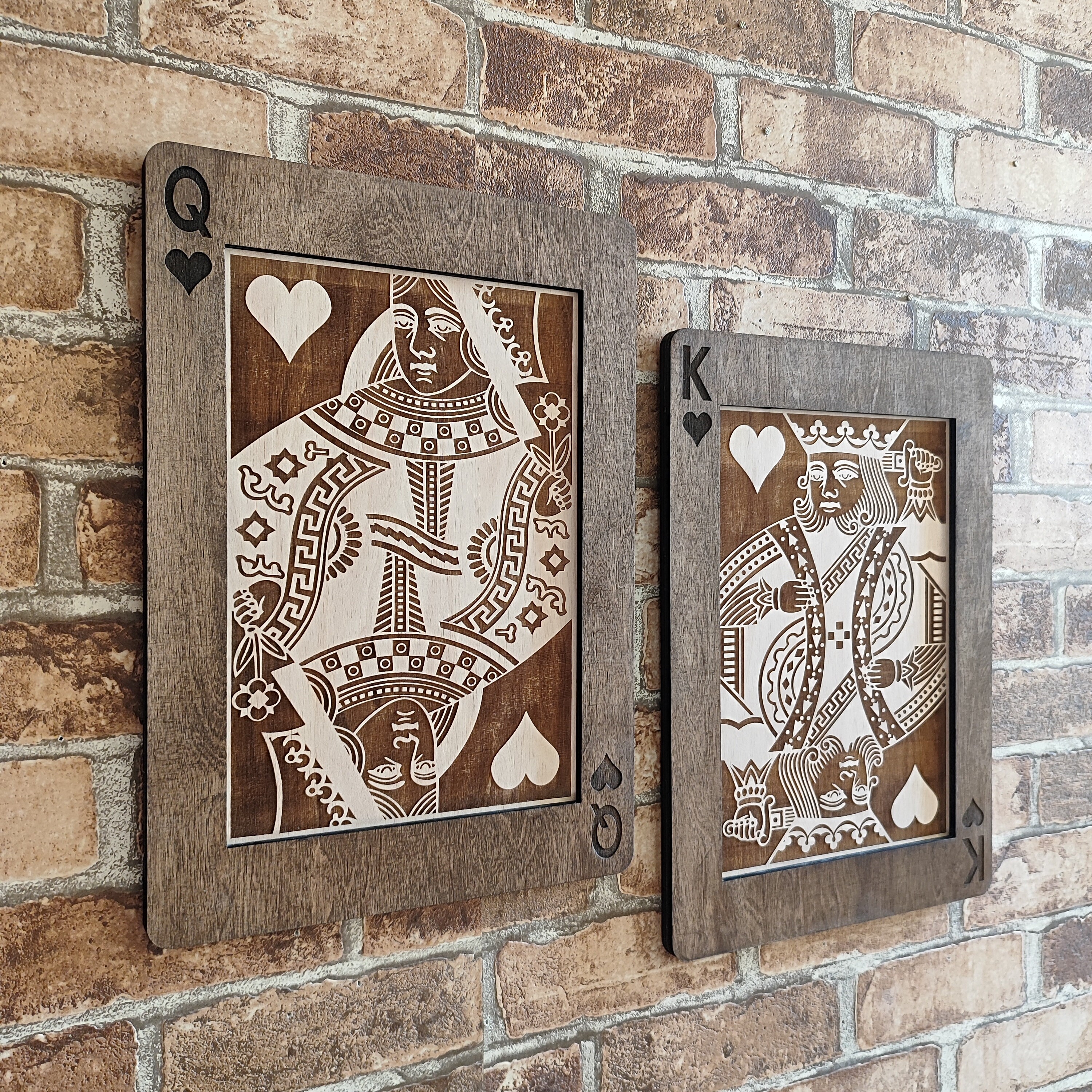 IVEI Poker King & Queen Wooden Showpiece - Unique Anniversary Gift For Poker Lovers