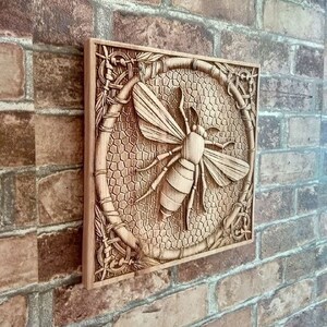 Holz Lasergravur mit Biene, Bienenkönigin, Bienen Holz Lasergravur