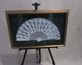 Vintage to Antique Chinese Lace Fan, w/ MOP Ribs