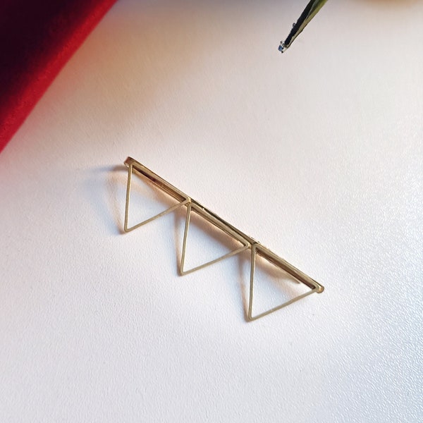 Luca Kaneshiro hair clip inspired Nijisanji EN Luxiem Vtuber gold triangle hair clip