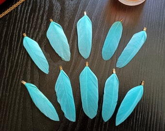 Plume bleu ciel DIY avec attache perle plume bijoux craft lot de 5 et 10 plumes