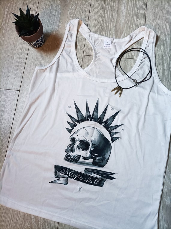 Chloe Life Is Strange Cosplay Bird On Red Sun Graphic Shirt Chloe Life Is Strange Cosplay Bird On Red Sun Graphic Shirt
