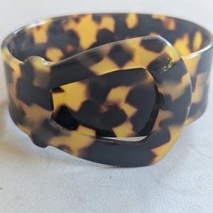 Lucite Vintage Belts - Etsy display picture 2
