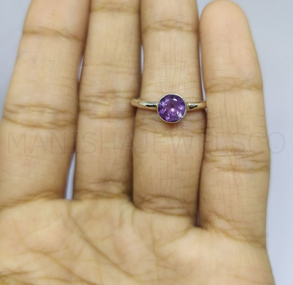 Changing Color Alexandrite Gemstone Ring in .925 Silver