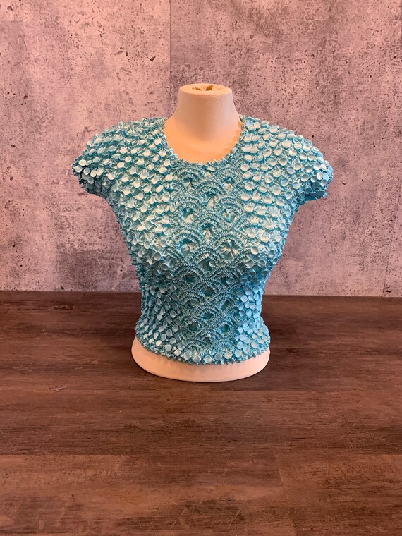 Vintage Scrunchie Popcorn Top/Cap Sleeve/Light Blu