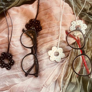 Handmade Polymer Clay Flower Eyeglass Holder Necklace – Practical Sunglasses Chain