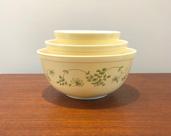 Vintage Pyrex Shenandoah Mixing Bowl Set