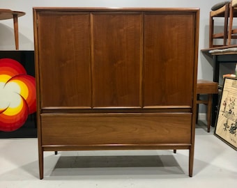Vintage Mid-Century Modern Walnut Gentleman’s Chest by Barney Flagg for Drexel “Parallel Collection”