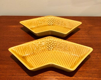 Mid-Century Vintage Mustard Yellow Serving Dish by Calif USA #410