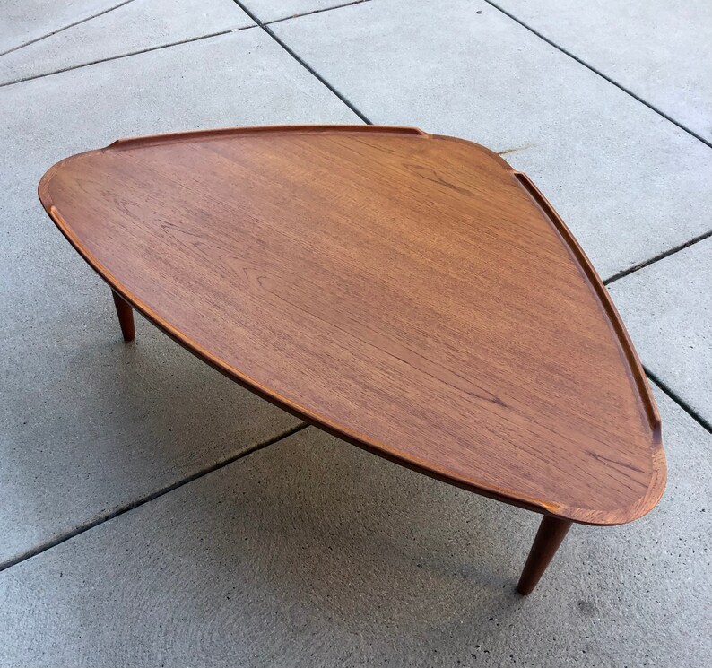 Vintage Danish Modern Solid Teak Triangular Coffee Table by Aakjaer Jorgensen No.55 for Mobelintarsia Made in Denmark Bild 3