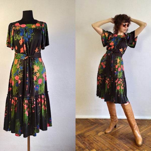 70's Vintage Floral Midi Dress/Ruffled Floral Dress/Black Floral Dress/Belted, Flared Sleeve, Gypsy Ruffled Dress/M Size