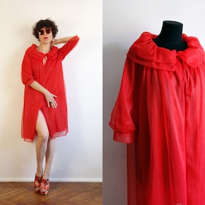 Vintage 50&#39;s/60&#39;s Red Robe/Pin Up Negligee/Red Peignoir/Flared Midi Peignoir/Sexy Peignoir/Balloon Sleeve Robe/Shawl Collar Peignoir