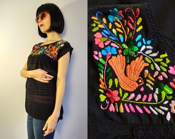 Tunica vintage messicana Huipil/Camicetta di seta ricamata/Tunica con ricami floreali e di uccelli/Tunica etnica folk colorata