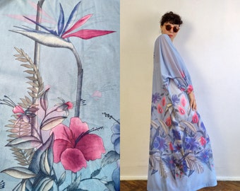 Vintage 70's Blue Maxi Dress/Floral Kaftan/Flowing Maxi Dress/Bat Sleeve Dress/Boho Flared Kaftan/Diva Dress/Summer Kaftan/Long Floral Dress