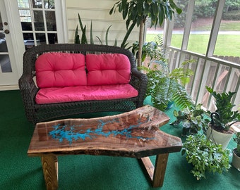 Mesa de centro de epoxi Lake Lanier GA - Mesa de centro River personalizada - VENDIDA - Envíame un mensaje para obtener una