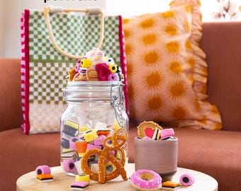 Fun Upcycle Projects with Maxi - Scheepjes Pattern Portfolio - PDF in English and Dutch