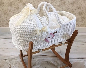 terrence moses basket with stand