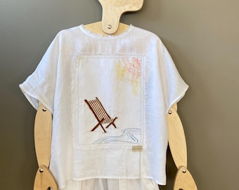 手刺繍入りの白いリネンTシャツ