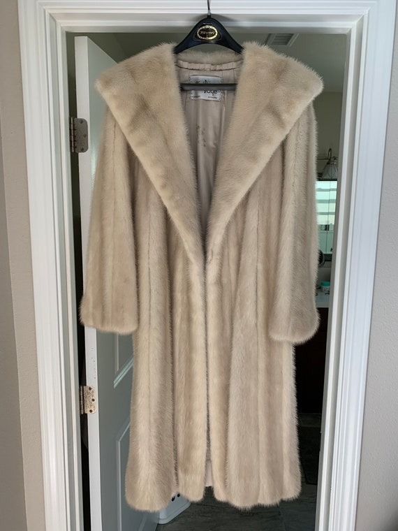 Vintage 1970’s blonde mink