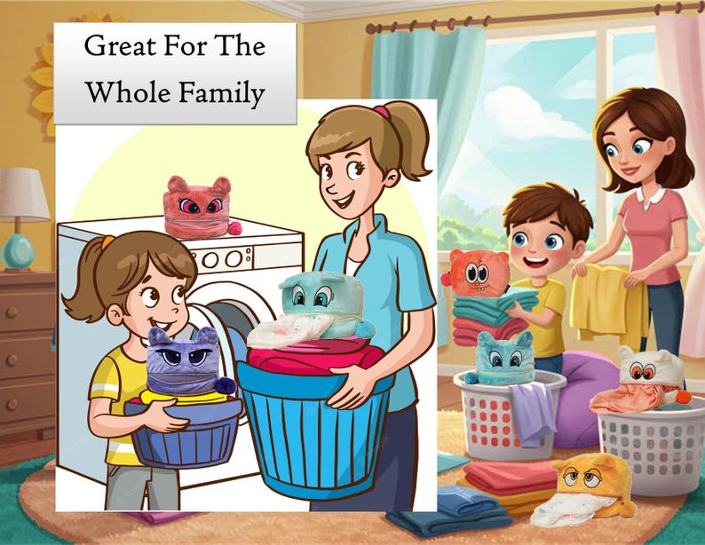 Op de afbeelding: Een collectie van vierkante pluche dierenfiguren met grote ogen en oren, elk voorzien van een kleine zakopening. De afbeelding bevat de tekst "Great For The Whole Family" en toont deze items in combinatie met wasmanden.