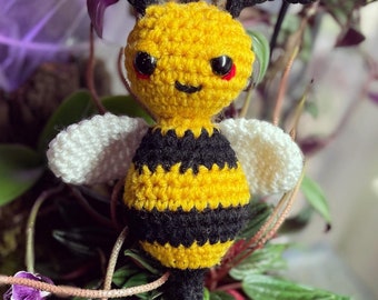 Buzzy Buzzed Bee Crochet Pattern