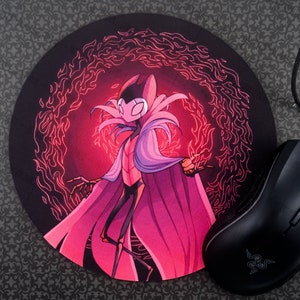 Mousepad Hollow Knight Troupe Master Grimm de 8" em formato de círculo