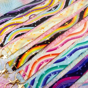 Handgefertigte LGBTQIA + Queer Pride Flagge Lanyards in voller Länge Benutzerdefinierte Optionen verfügbar