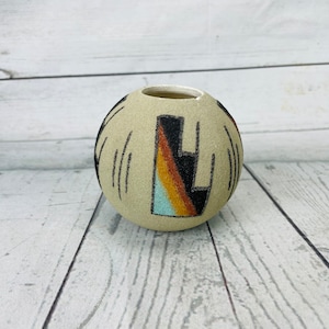 Navajo Indigenous Southwest Sand Art Pottery Vase Signed Original Vintage