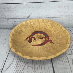 Artisan Handmade Gourd Bowl Hand Painted Gecko Primitive Shallow Top Lizard