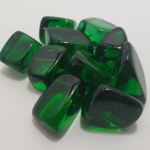 Green Obsidian helps to overcome feelings of stagnation. Acts as a shield, psychic stone with many metaphysical properties. Mayan stone. image 1