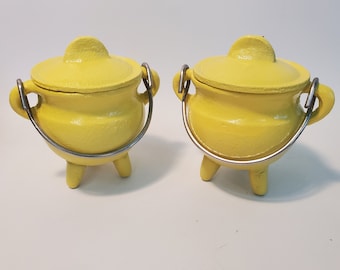 Gelber Gusseisenkessel - 3 "Mini handbemaltes Altar-Werkzeug für Rituale, Räucherstäbchen und Solarplexus-Heilung