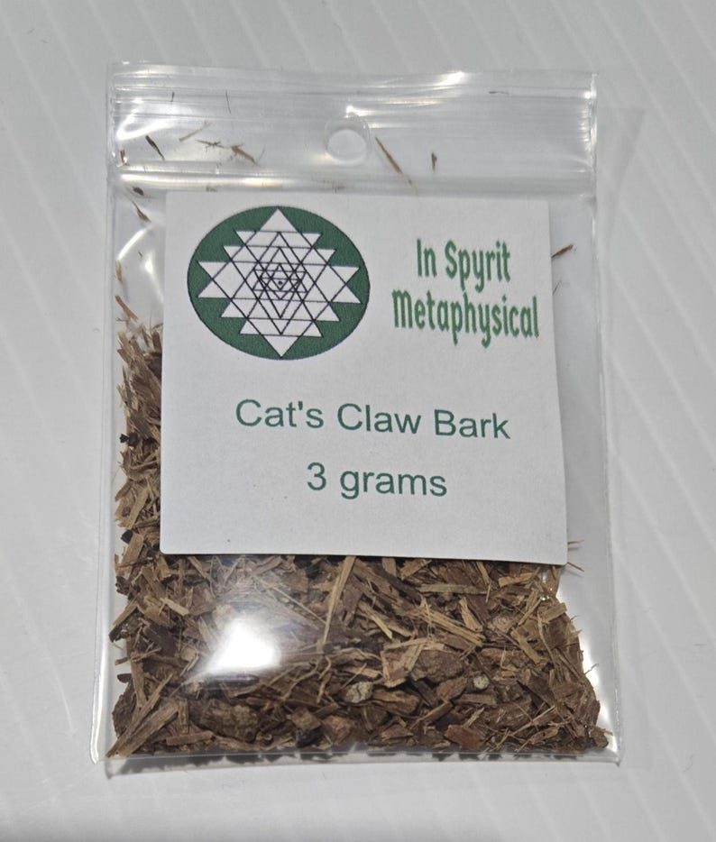 InSpyrit Herbs Cat's Claw Bark in a 3 gram practitioner bag. This shredded woody herb is a sacred tool for ritual protection and grounding from InSpyritMetaphysical.