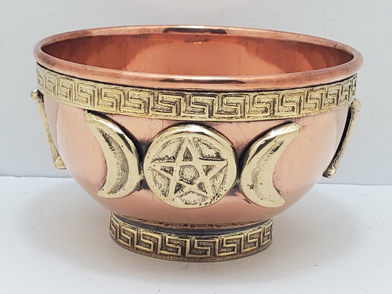 Copper Offering Bowl with Triple Moon,Copper stimulates energy flow and enhances psychic abilities.New Age Metaphysical,Witchcraft supplies 