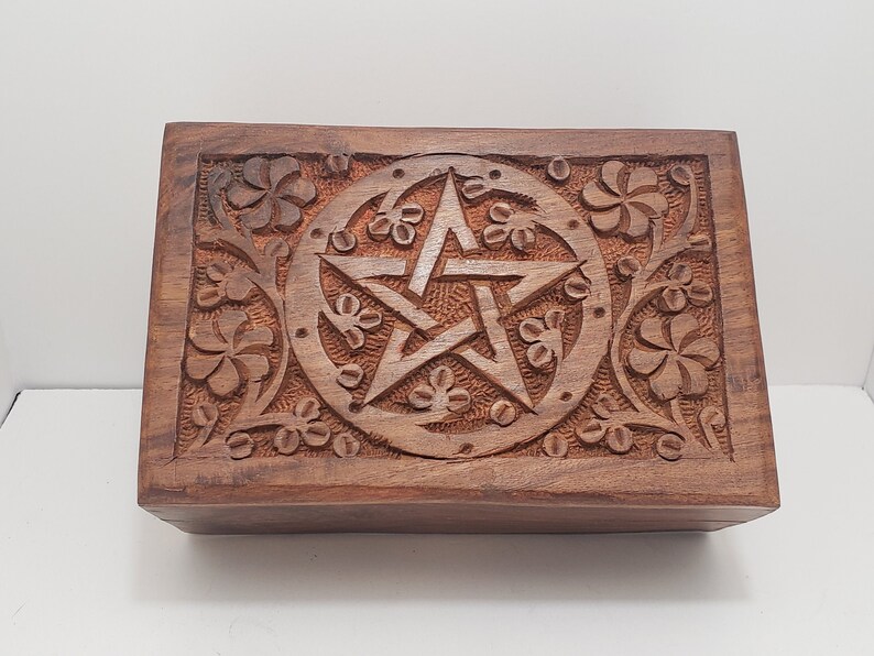 Pentagram Carved Wooden Box,A beautiful wooden box with a Pentagram carved into the top,Metaphysical shop great storage for Herbs and stones 