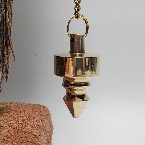 Brass Pendulum,It can be used for healing,reiki,scrying and many other ritual or divination styles.New Age shop,Metaphysical shop,Hypnotist