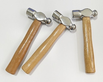 145g wire hammer, with flat thread marks. The hammer is very small and light, only suitable for hammering wire