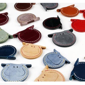 Porta carte d'accesso a forma di mucca, fustella per fustellatura di rivestimenti in pelle per animali AirTag, fustella per fustellatura di portachiavi in pelle per cani,