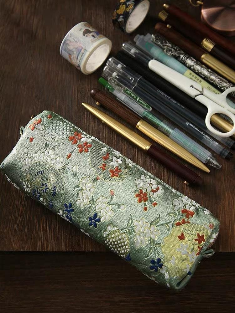 Trousse Pochette Monogrammes En Dentelle Grise - Style Vintage Fait Main - Neuf Sans étiquettes