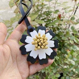 Flower Keychain Leather Cutting Die,Eight Petal Flower Shape Leather Punch Die Cut Mold, Leather Crafts Kraft Tool