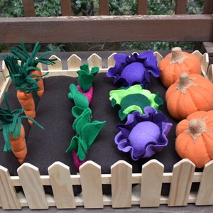 Picketed Fence Felt Veggie Garden