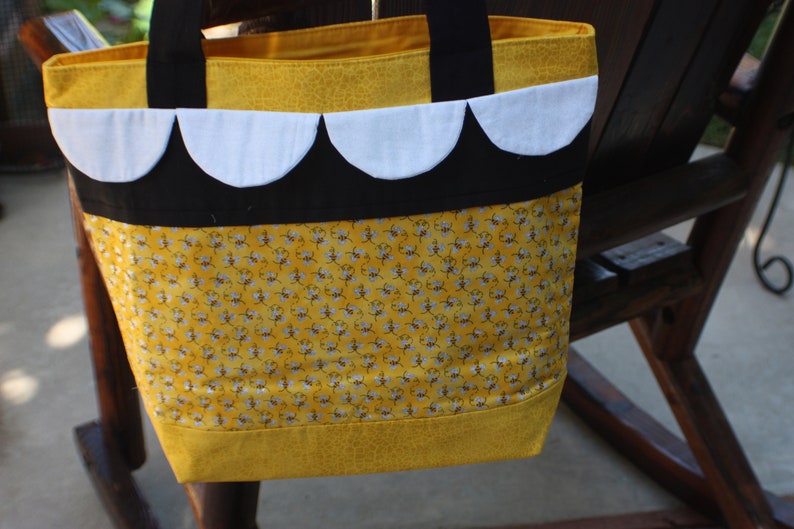 Busy Bee 6 pocket Tote