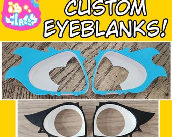 Könnte beinhalten: Zwei Paar individuelle Augenrohlinge für Masken. Das obere Paar ist leuchtend blau mit weißen Innenrändern, das untere Paar ist schwarz mit weißen Innenrändern. Der Text CUSTOM EYEBLANKS! ist oben mit einem pink-gelben Logo zu sehen.