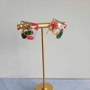 Handgemachte Blumen Ohrringe, Quadratische Form, 925 Silber Ohrstecker, Rot und Grün Hortensien Blütenblätter, Geschenk