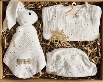 Christmas gift box Baby shower gift box for newborn baby. Organic GOTS 100% muslin cotton. Baby essentials. Babygesch Weihnachtsset