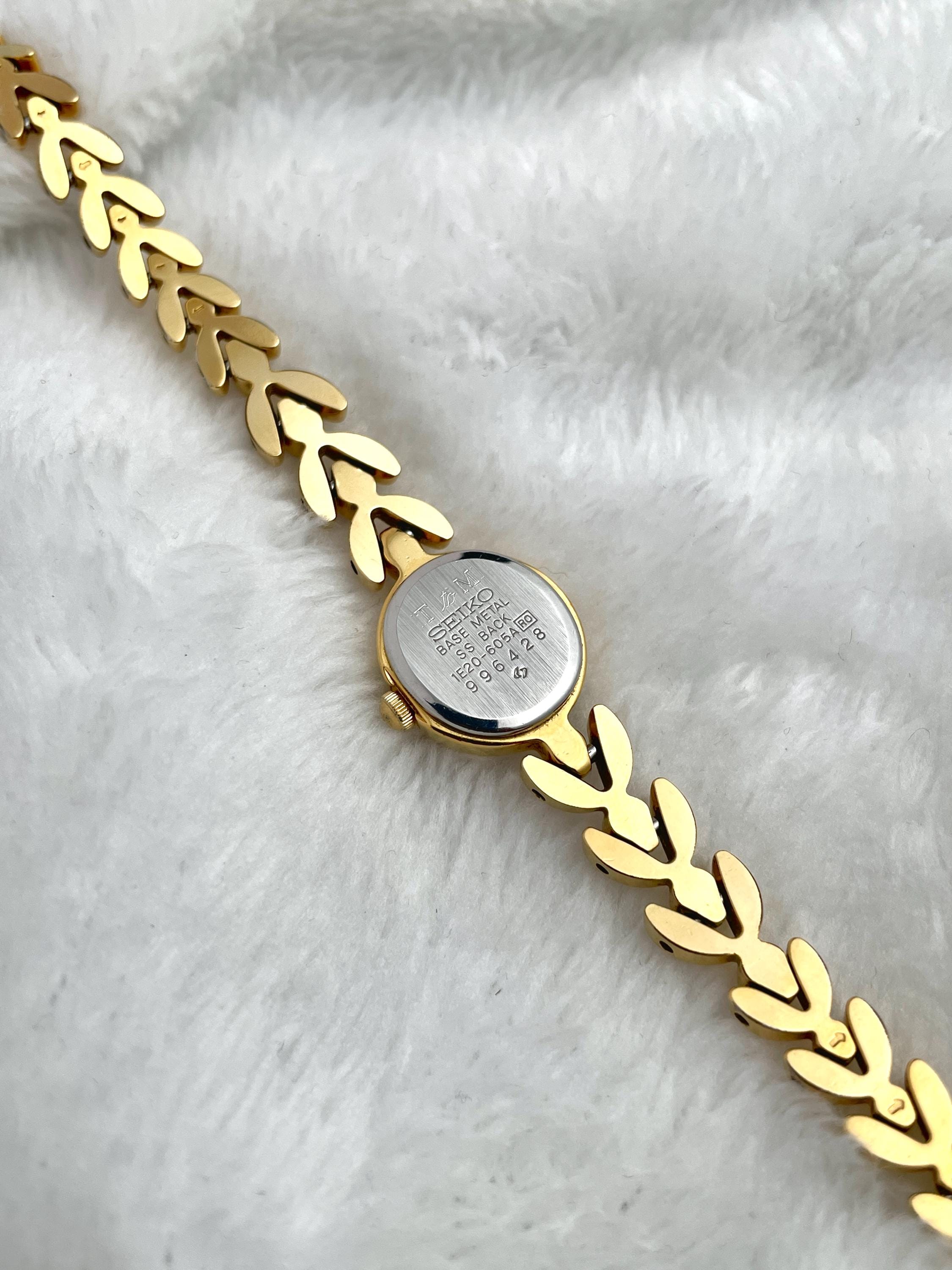 稼働 SEIKO セイコー 1E20-605A ラインストーン レディース腕時計 SEIKO セイコー 1E20 605A ラインストーン リーフ 腕時計 - メルカリ