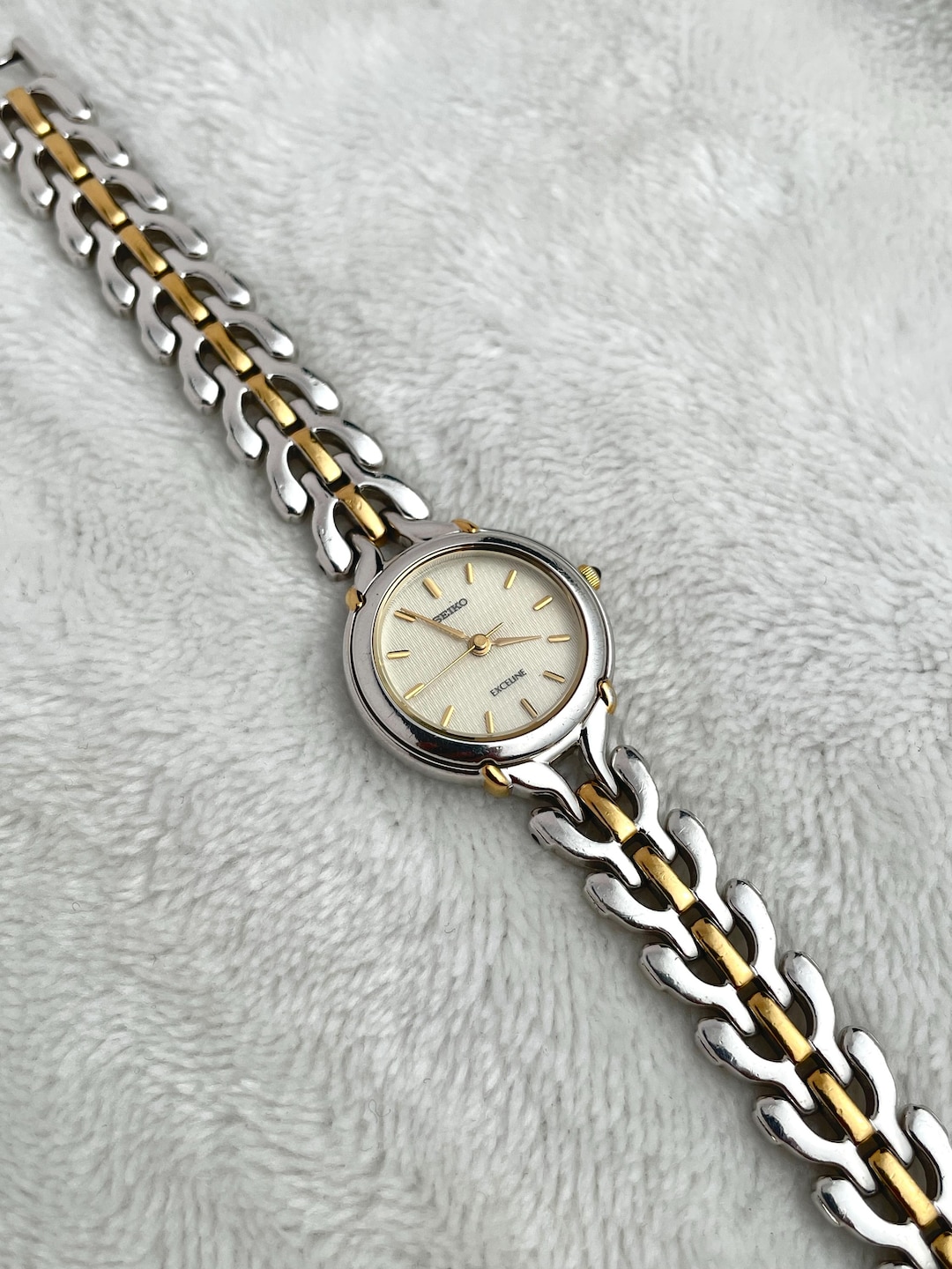 Vintage Seiko Exceline Two-tone Bracelet Wavy Textured Dial 4J41